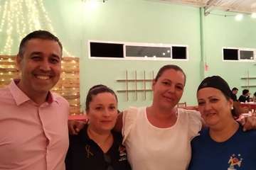  Éxito del Picoteo Solidario de Ya Era Hora (Foto TA)